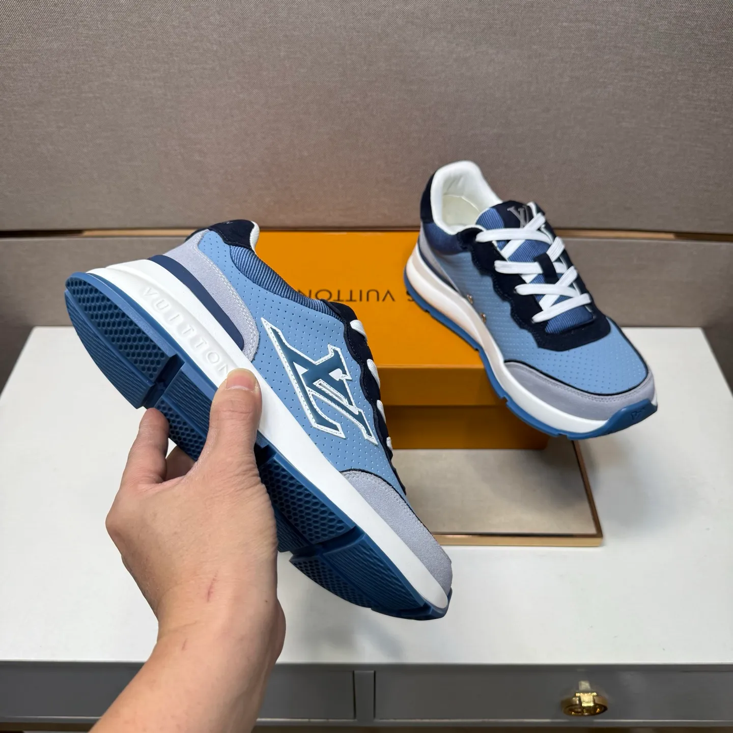 ⬛️Men's shoes 💰p442 [LV～] Men's casual shoes 2025z cabinet sales simultaneously 🔶Size: 38-44#️⃣ 🔷3 colors🔜The upper is made of multi-material splicing➕Mesh lining, comfortable and breathable, sole: original comfortable and wear-resistant outsole, ⚠️real thing📱photographed🎬real thing is better📢📢📢